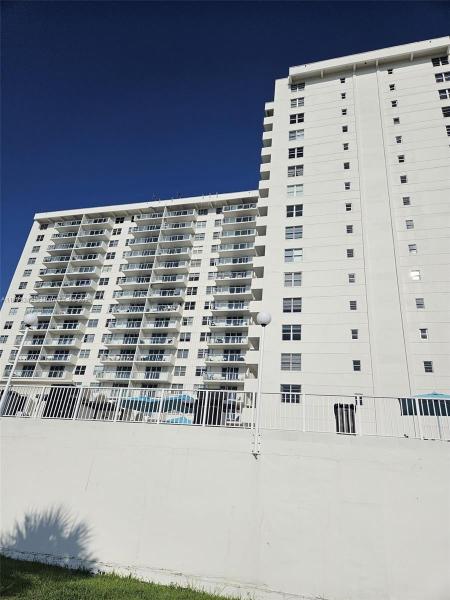 ARLEN BEACH  CONDO
