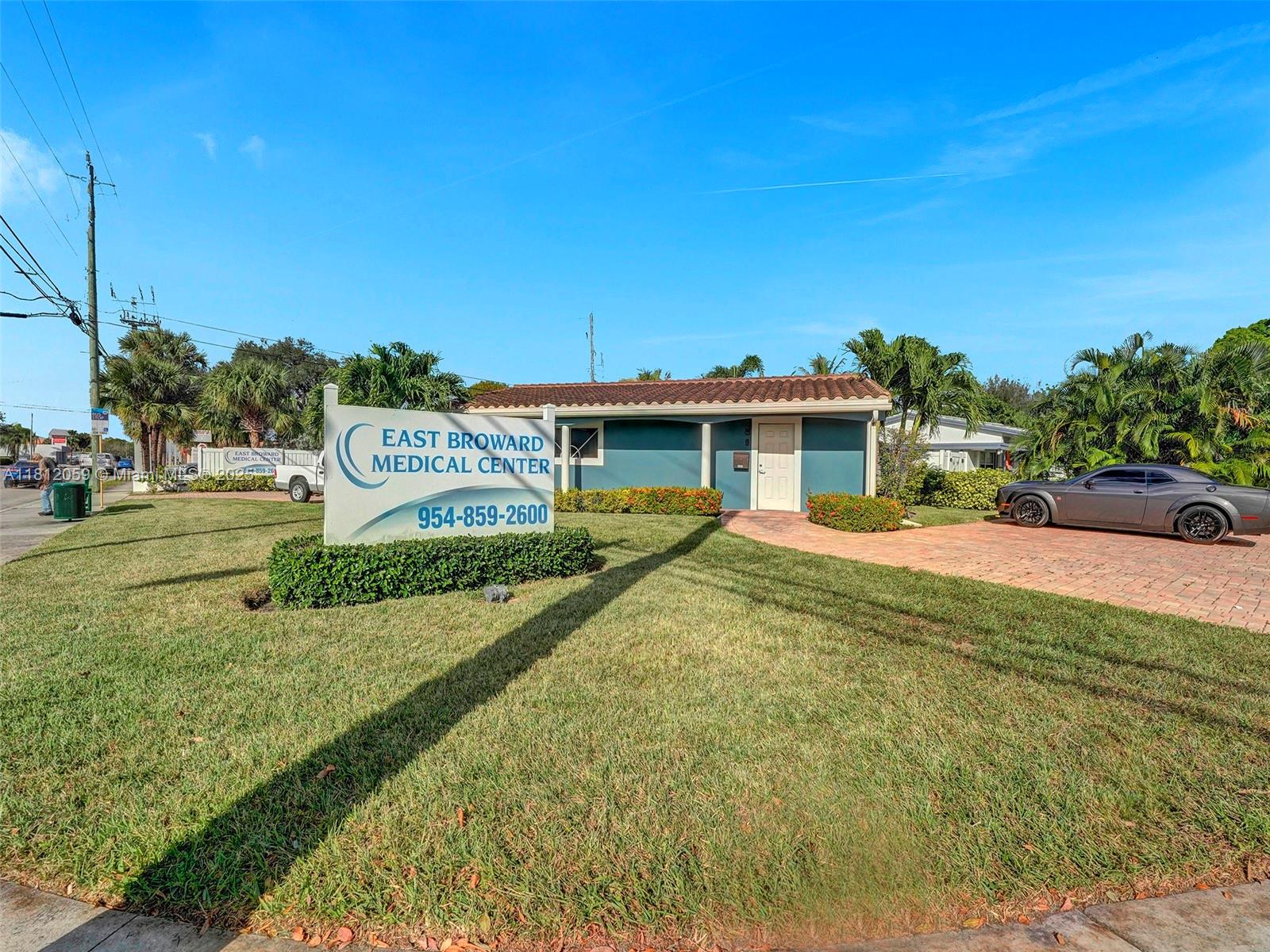 Commercial - фото