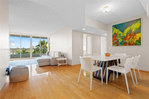 NORTH TOWER AT THE POINT