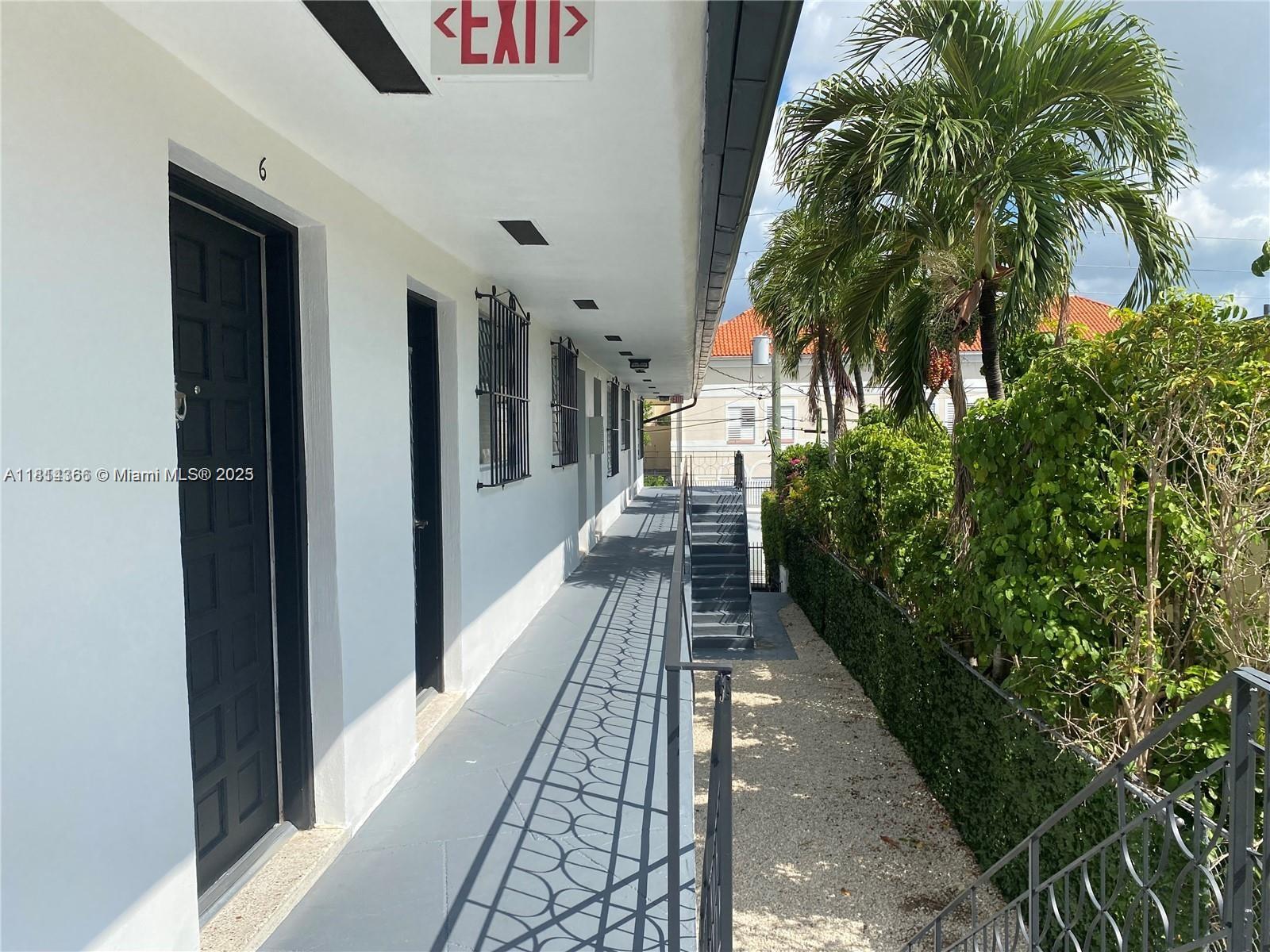 LAWRENCE ESTATE LAND CO - фото