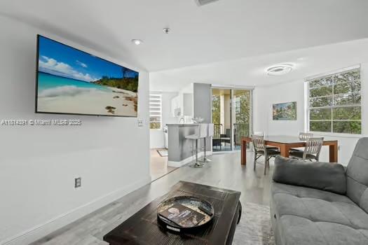 Las Olas by The River