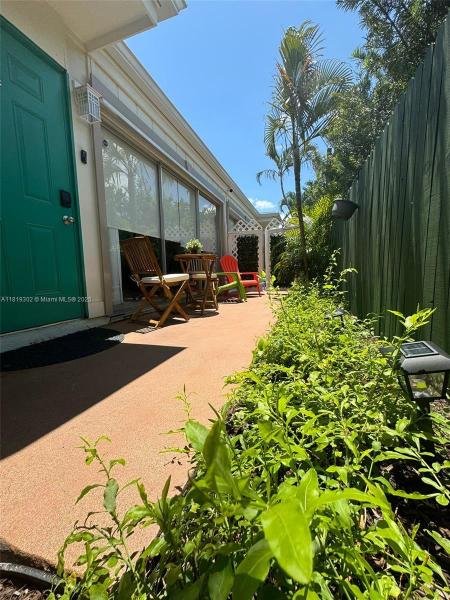 ESTATES OF SOUTH PALM BEA