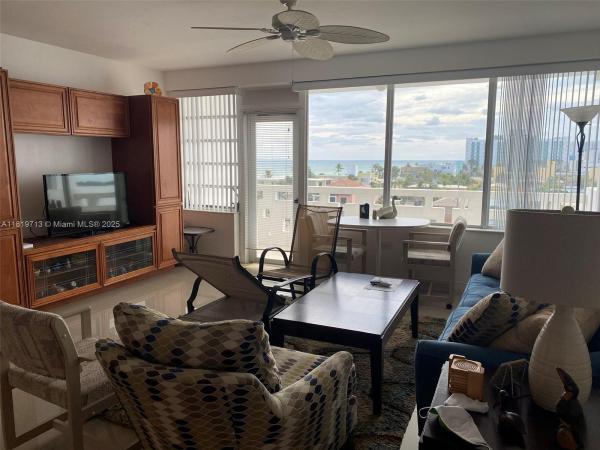 HOLLYWOOD TOWERS CONDO