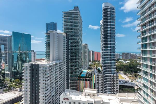 THE AXIS ON BRICKELL NORT