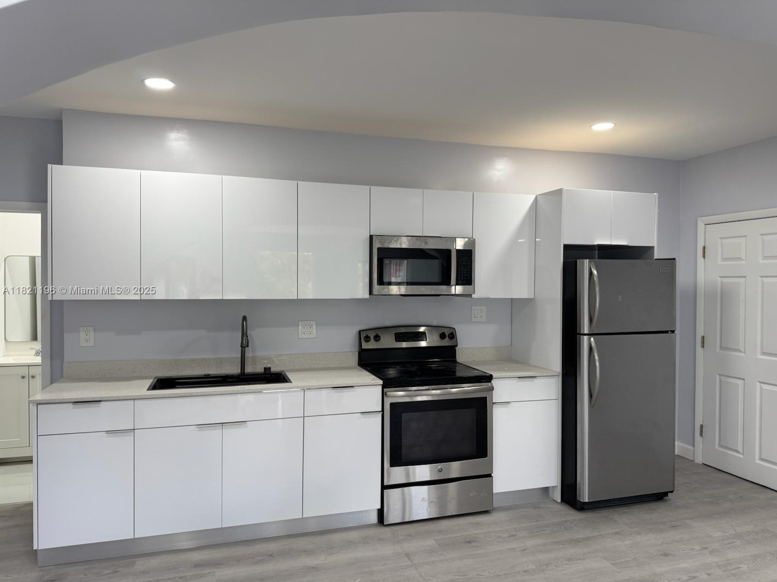 THE PINES - фото