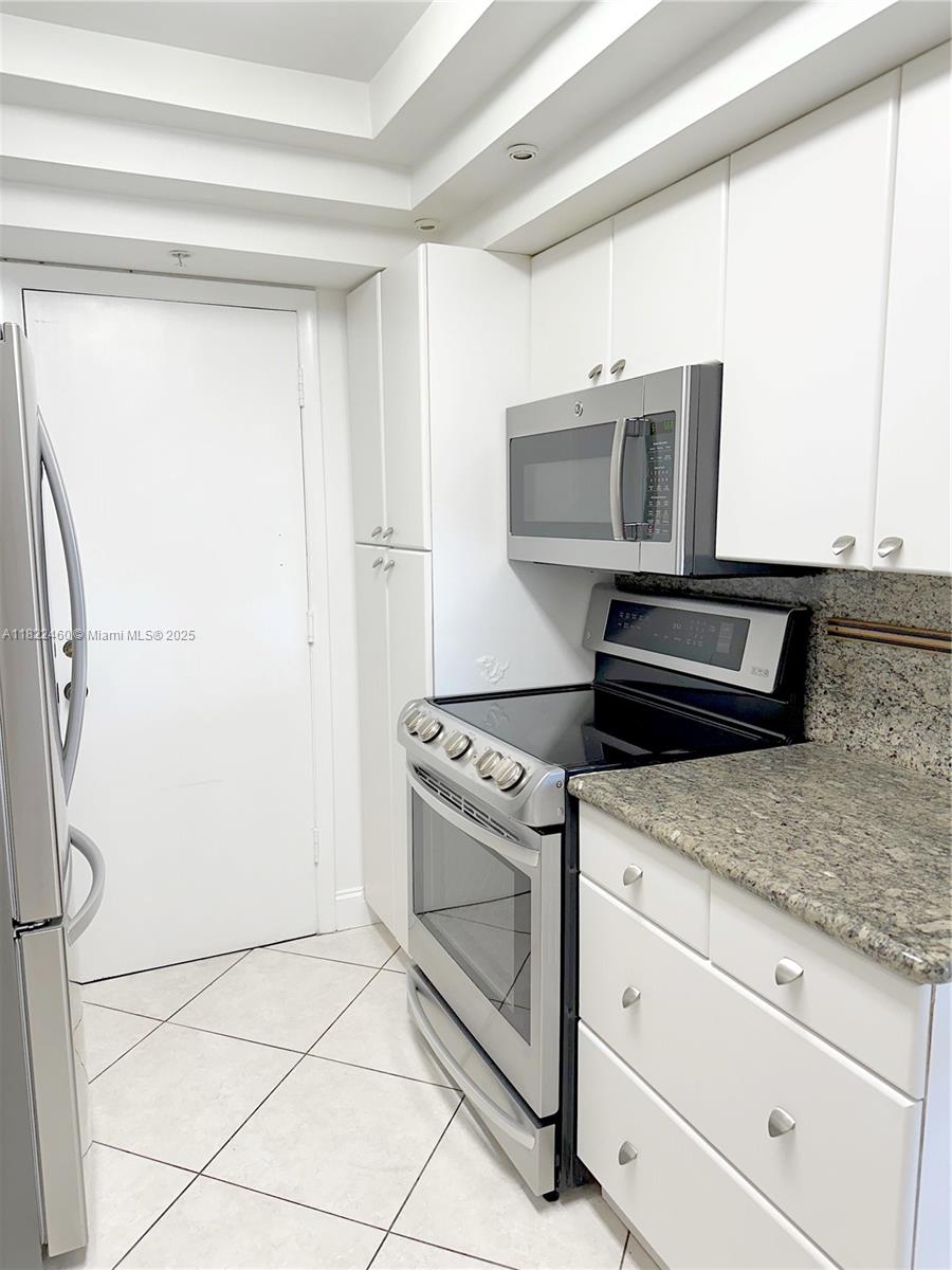 Island Breakers - фото