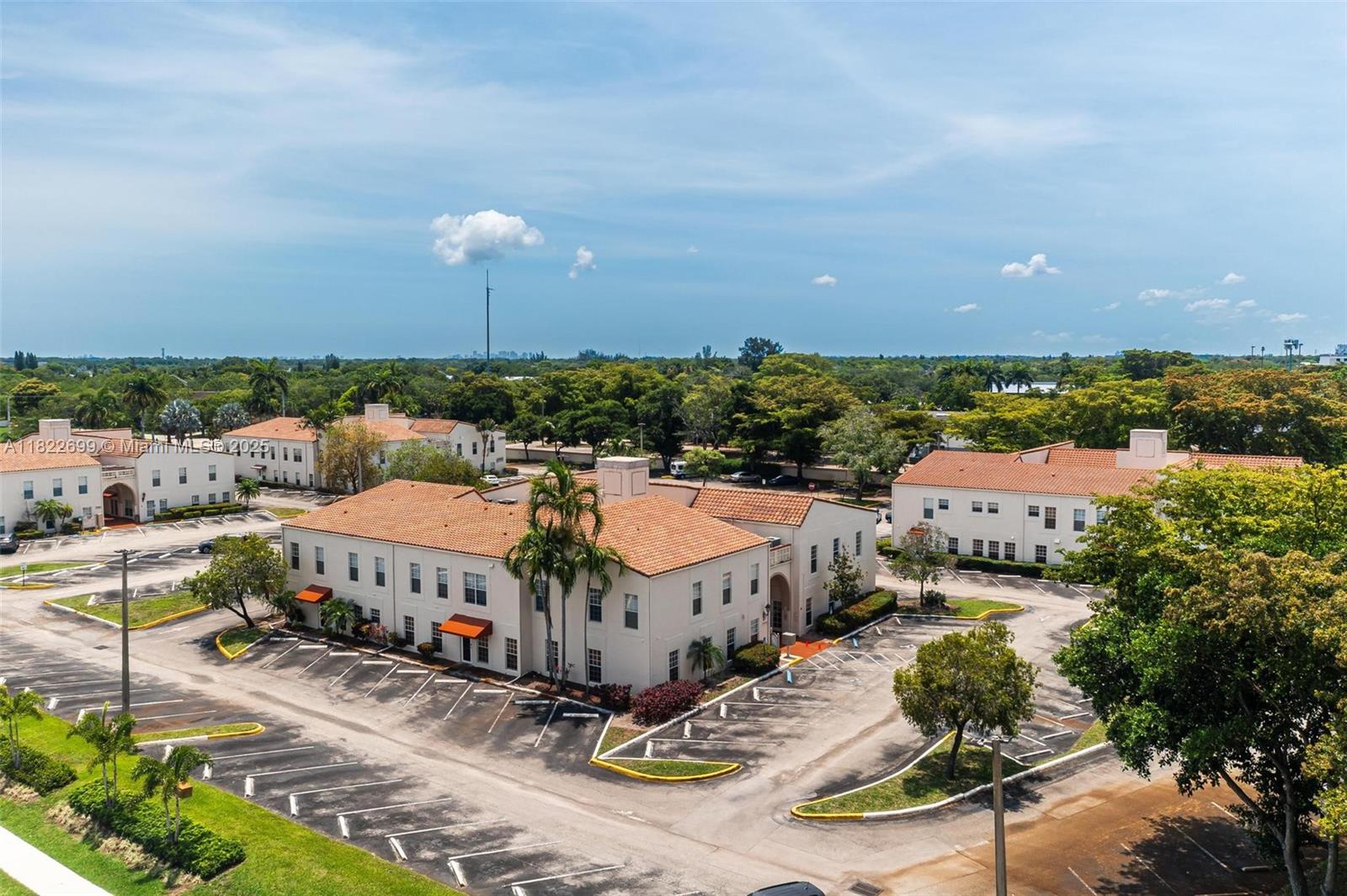 Commercial - фото