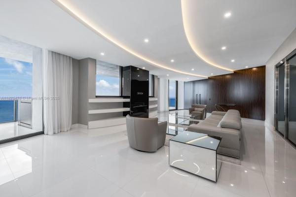 18555 COLLINS AVE #2805, SUNNY ISLES BEACH, FL 33160