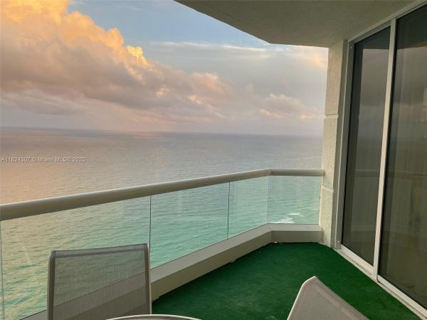 17875 COLLINS AVE #4102, SUNNY ISLES BEACH, FL 33160