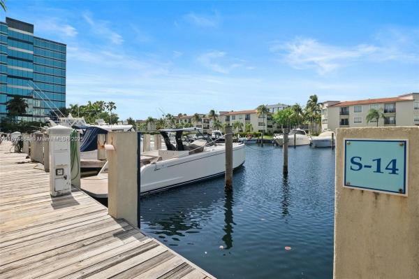 3029 NE 188TH ST, AVENTURA, FL 33180