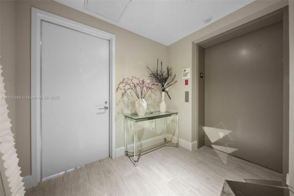 460 NE 28TH ST #2407, MIAMI, FL 33137