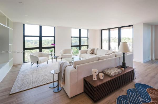 TOWERS OF KEY BISCAYNE CO