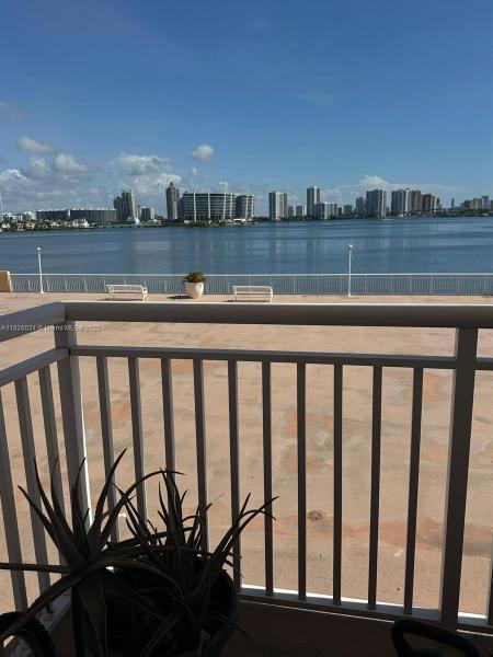 251 174TH ST #320, SUNNY ISLES BEACH, FL 33160