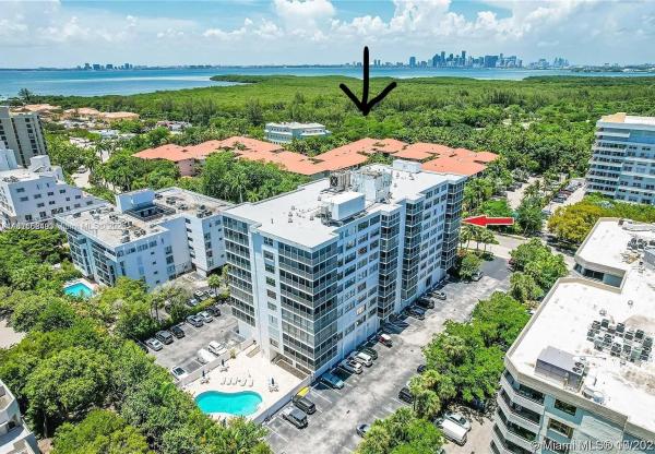 ISLAND BREAKERS CONDO