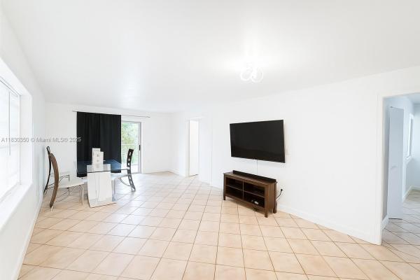 LINCOLN WEST GARDENS COND