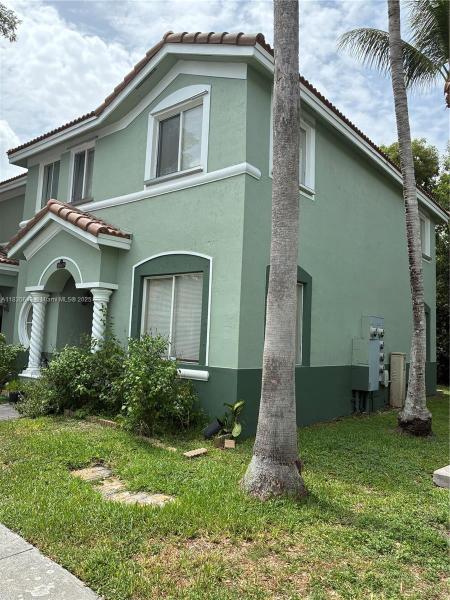 SHOMA TOWNHOMES AT KEYSCO