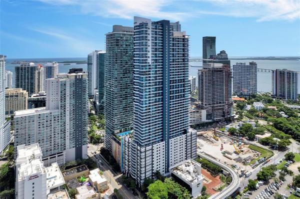 INFINITY AT BRICKELL COND