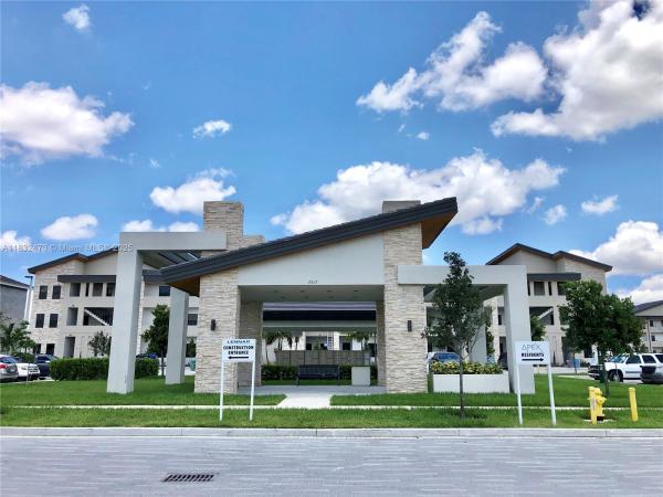 APEX AT PARK CENTRAL