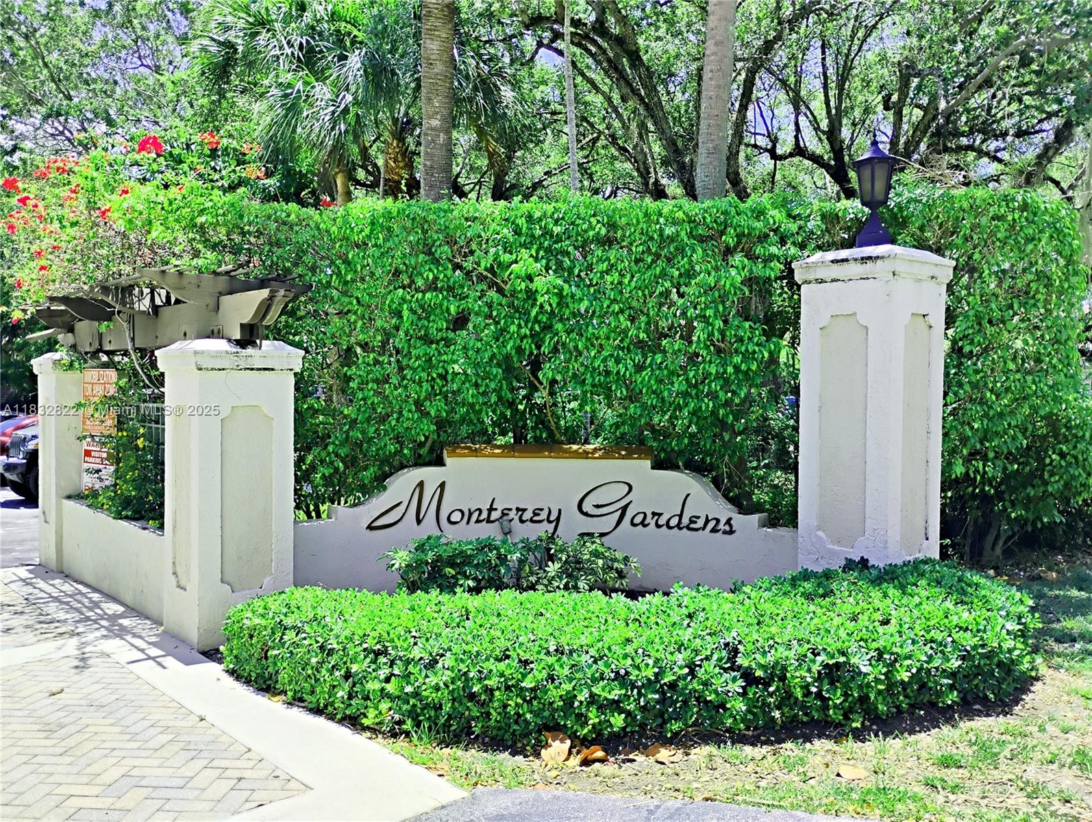 Monterey Gardens - фото