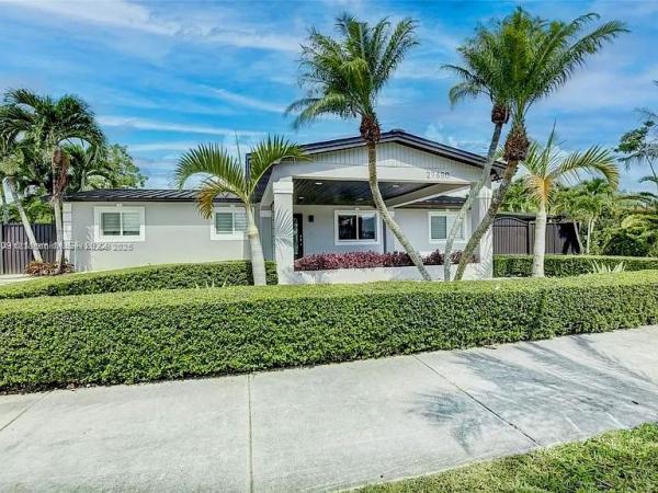 UNIVERSAL ESTATES SOUTH A