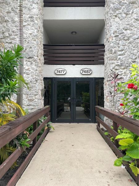 DADELAND CAPRI CONDO