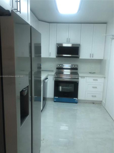 THE PLAZA OF BAL HARBOUR