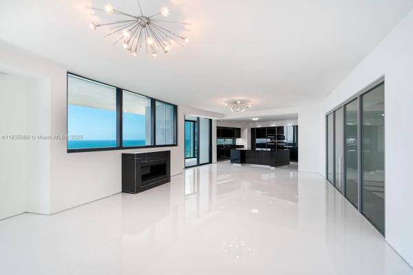 18555 COLLINS AVE #2801, SUNNY ISLES BEACH, FL 33160