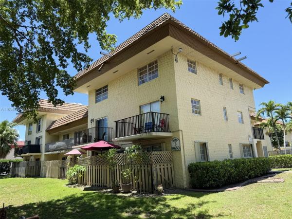 Courtyards at Kendall