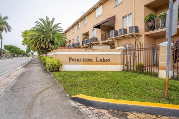 POINCIANA LAKES VILLAS