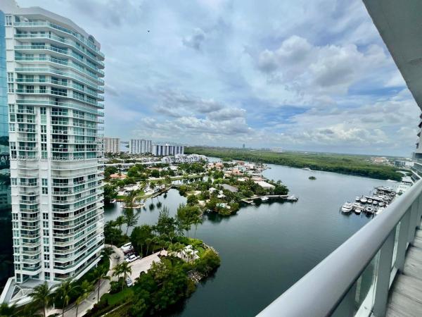 300 SUNNY ISLES BLVD #4-1806, SUNNY ISLES BEACH, FL 33160