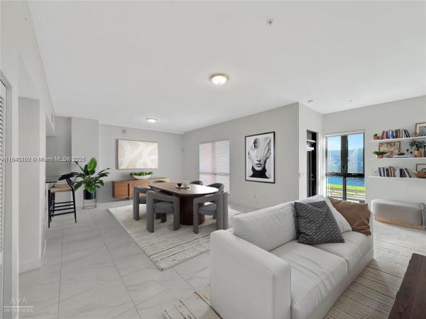 COLONNADE AT DADELAND SE