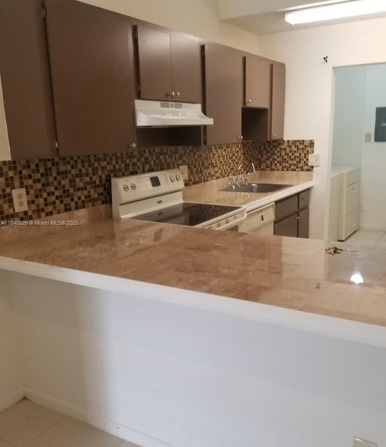 WOODSCAPE TOWNHOMES - фото