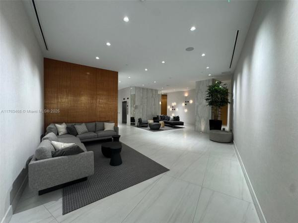 17550 COLLINS AVE #1005, SUNNY ISLES BEACH, FL 33160