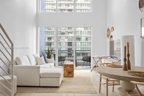 INFINITY AT BRICKELL COND