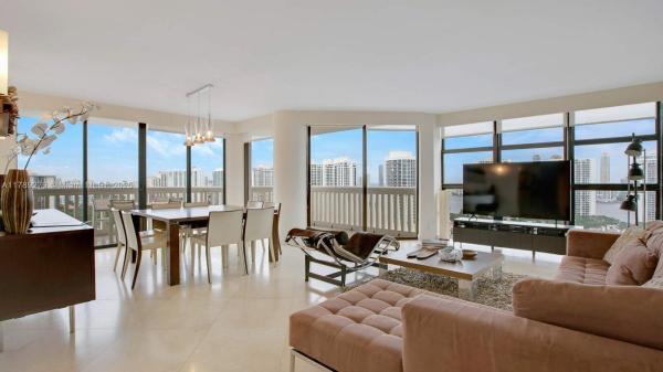 1000 ISL BLVD WILLIAMS IS