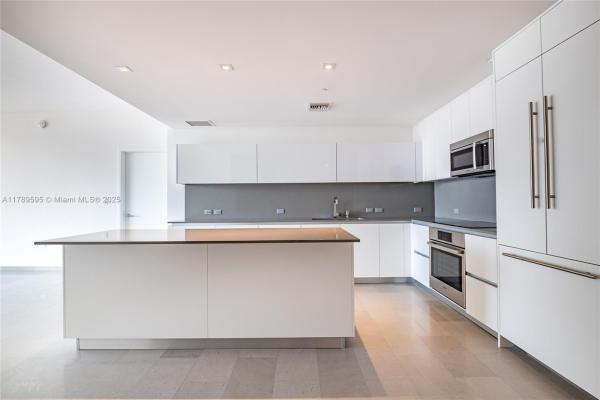 88 SW 7TH ST #1004, MIAMI, FL 33130