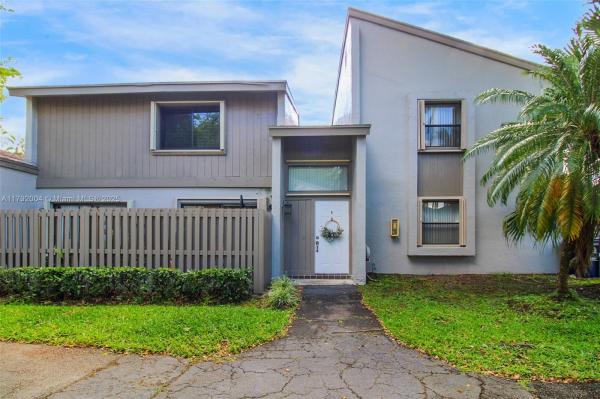 GREENGLADES CONDO NO 17