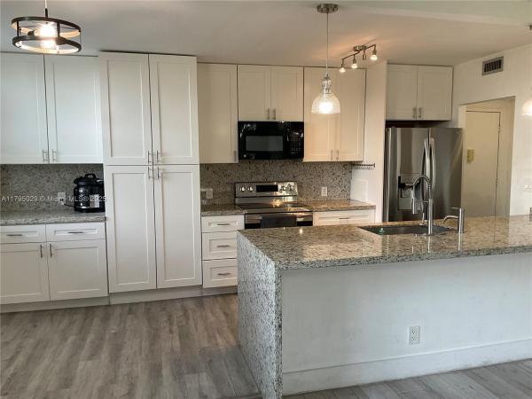 HILLCREST EAST NO 24 COND