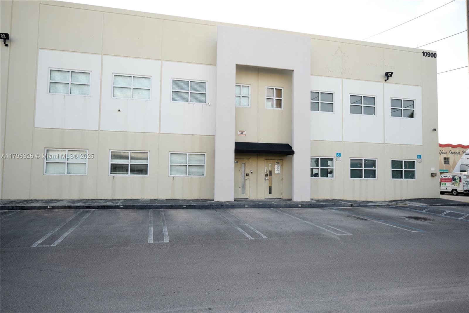 VP WAREHOUSE WEST CONDO - фото