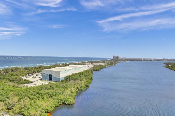 300 BAYVIEW DR #PH10, SUNNY ISLES BEACH, FL 33160