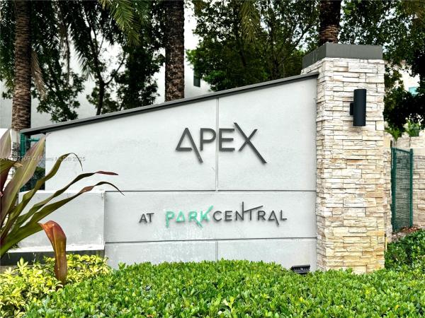 APEX AT PARK CENTRAL