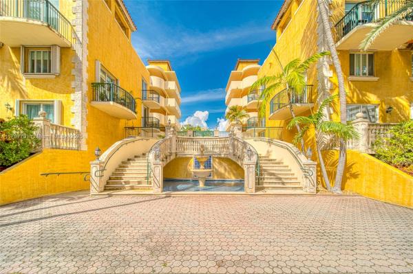 SURFSIDE PALMS CONDO
