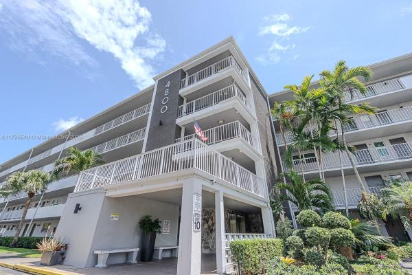 HILLCREST COUNTRY CLUB