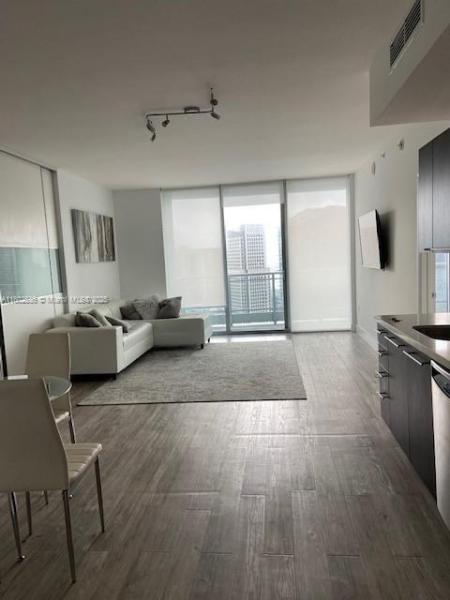 90 SW 3RD ST #4203, MIAMI, FL 33130