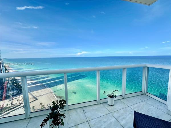 18201 COLLINS AVE #4508, SUNNY ISLES BEACH, FL 33160