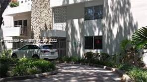 MARIPOSA MANOR CONDO - фото