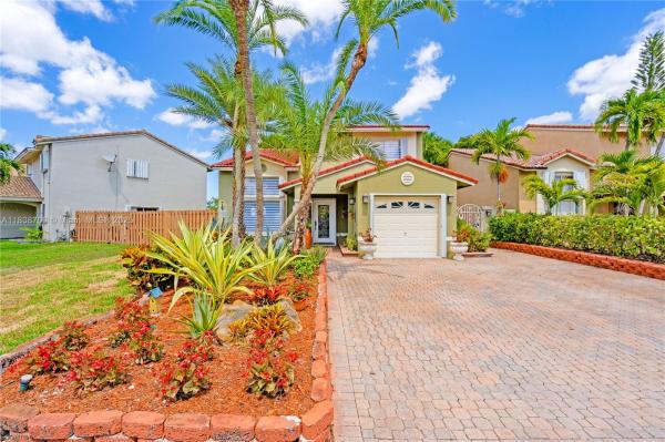 LAKESIDE AT THE HAMMOCKS
