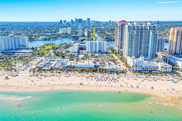 Leisure Beach Condominimu