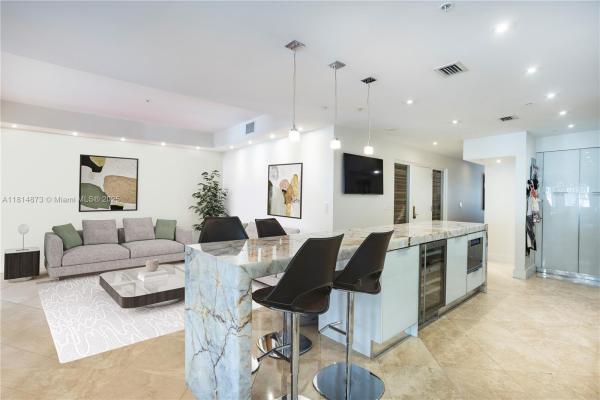 SUNSET HARBOUR TOWNHOUSE