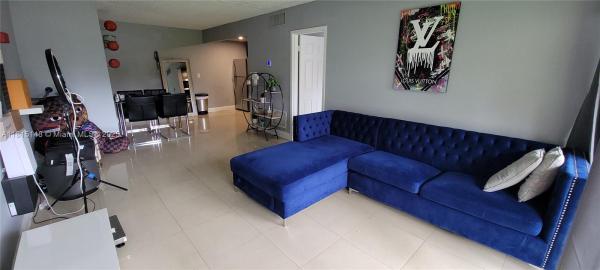 HOLIDAY PARK 1 CONDO